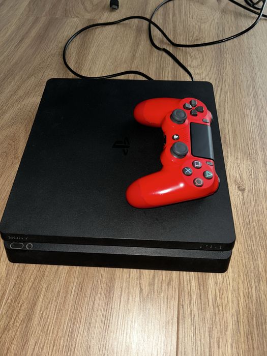 PLAYSTATION 4 incl. maneta