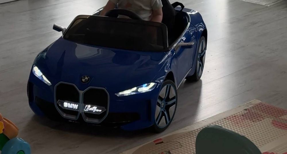 Електрическа кола