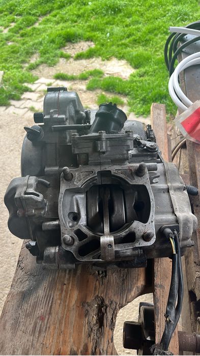 Dezmembrez honda cr 250 2t