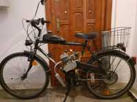 Vand bicicleta cu motor in 2 timpi