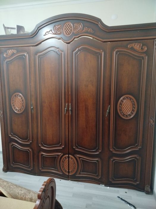 Продаётся спальный гарнитур