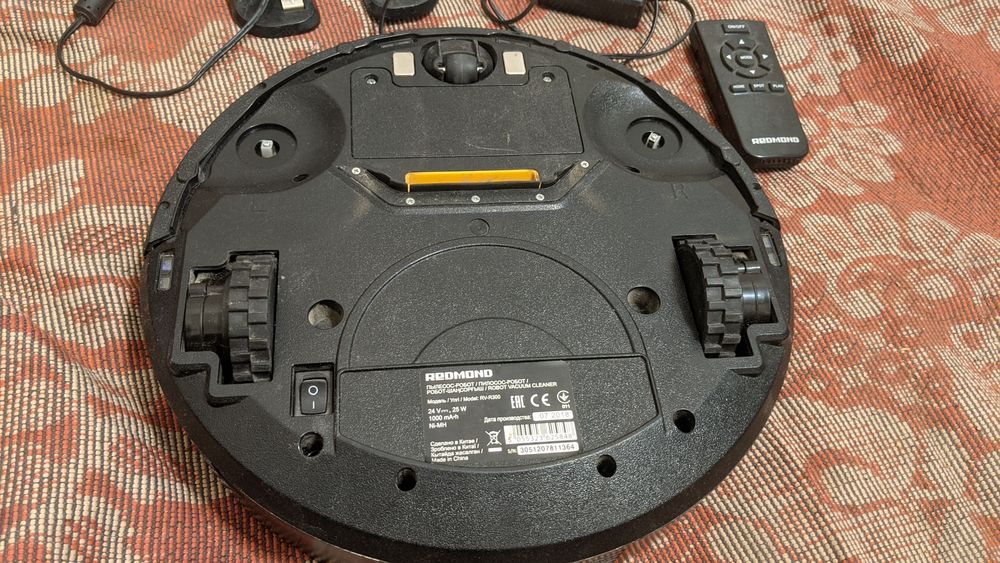 Робот пылесос redmond на запчасти