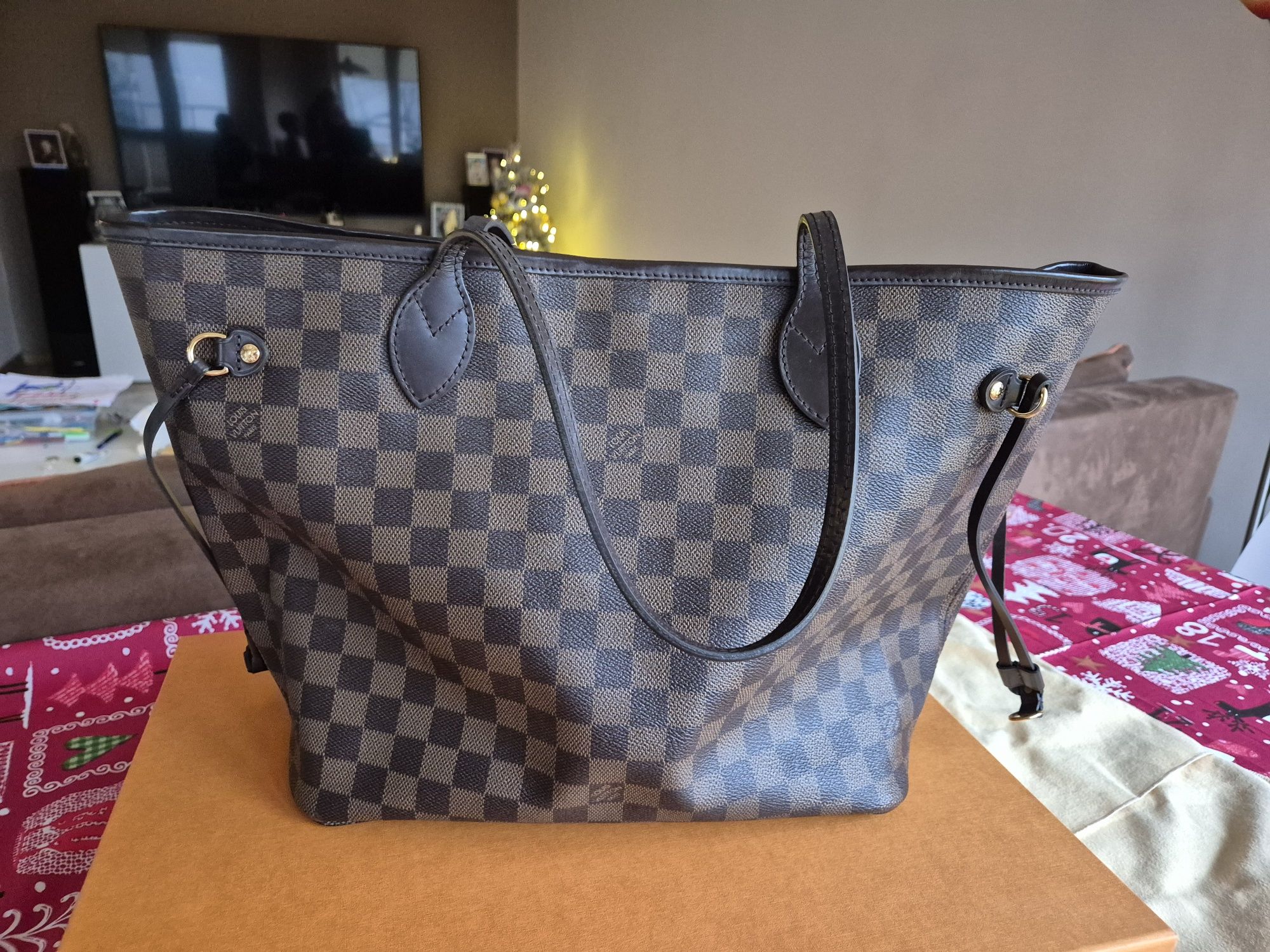 Чанта Louis Vuitton Neverfull MM