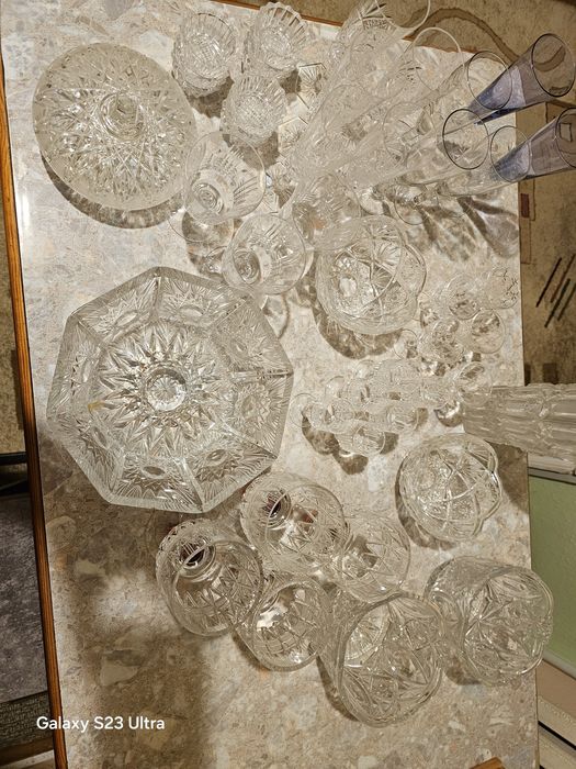 Продам посуду,недорого,казан,тарелки, чайник,хрусталь,сковорода