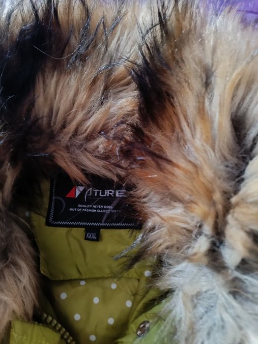 Дамско зимно яке със яка със пух