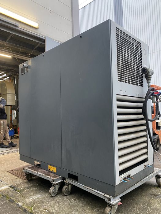 De vanzare compresor de surub Atlas copco