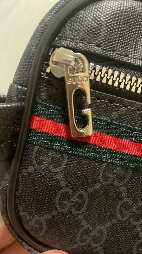 Gucci несесер