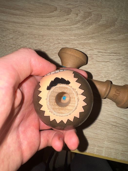 Vând kendama krom lorenzo