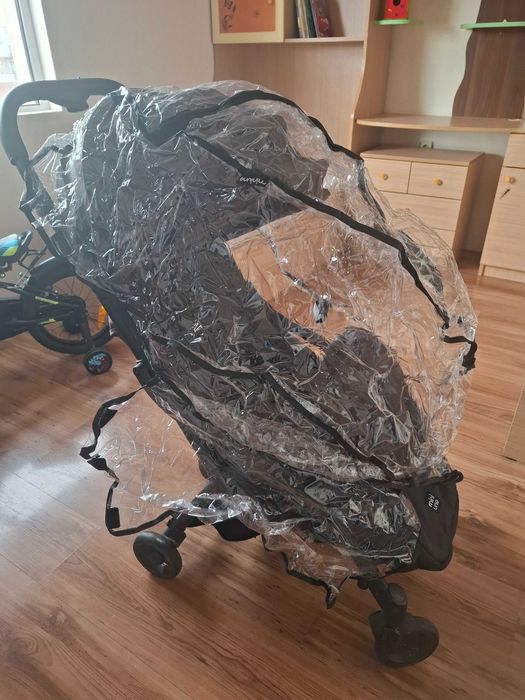 Продавам Детска количка