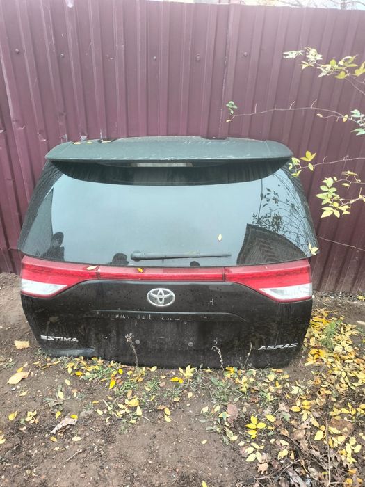 Продам крышка багажника Toyota estima