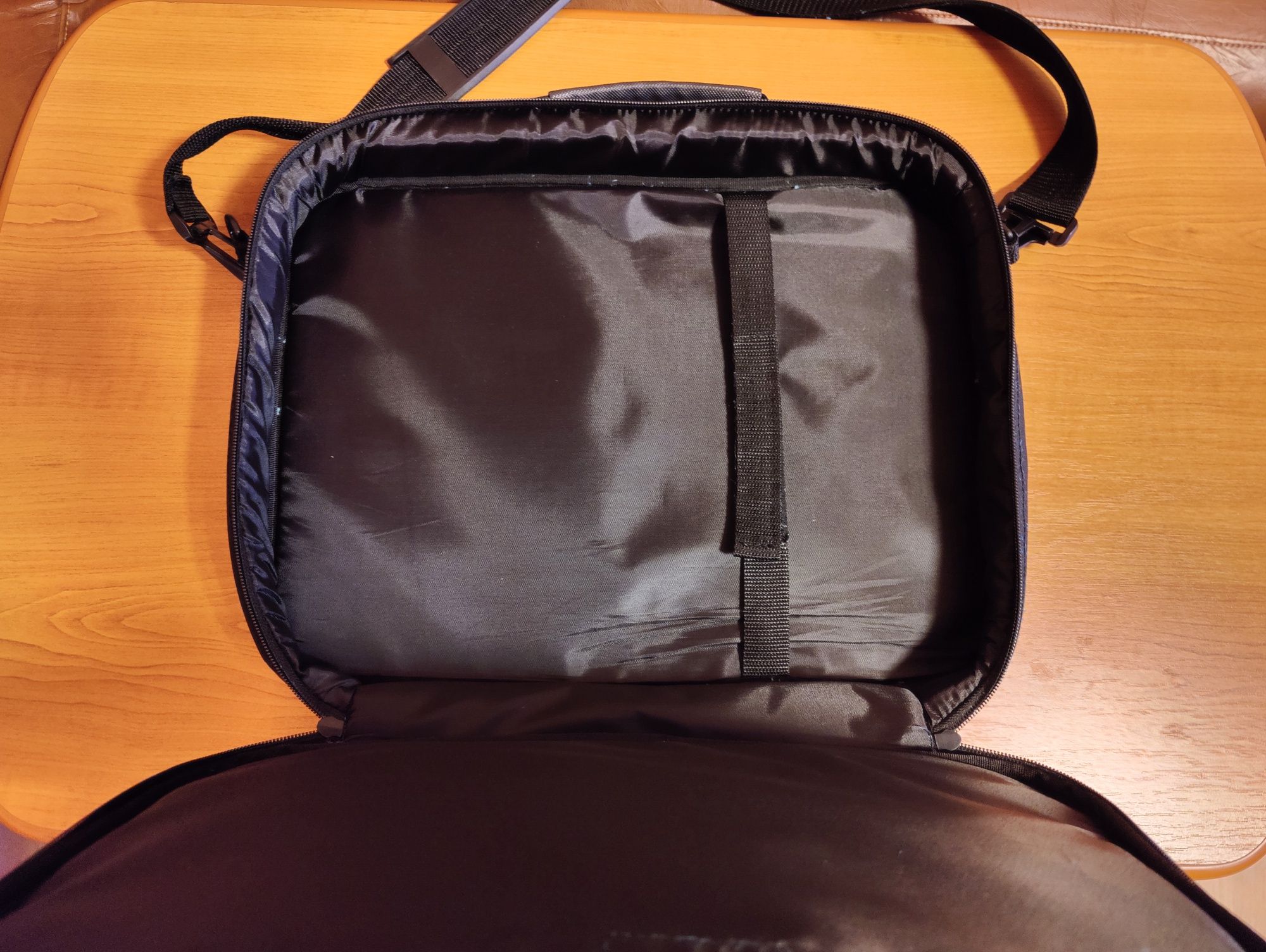 geanta pentru laptop