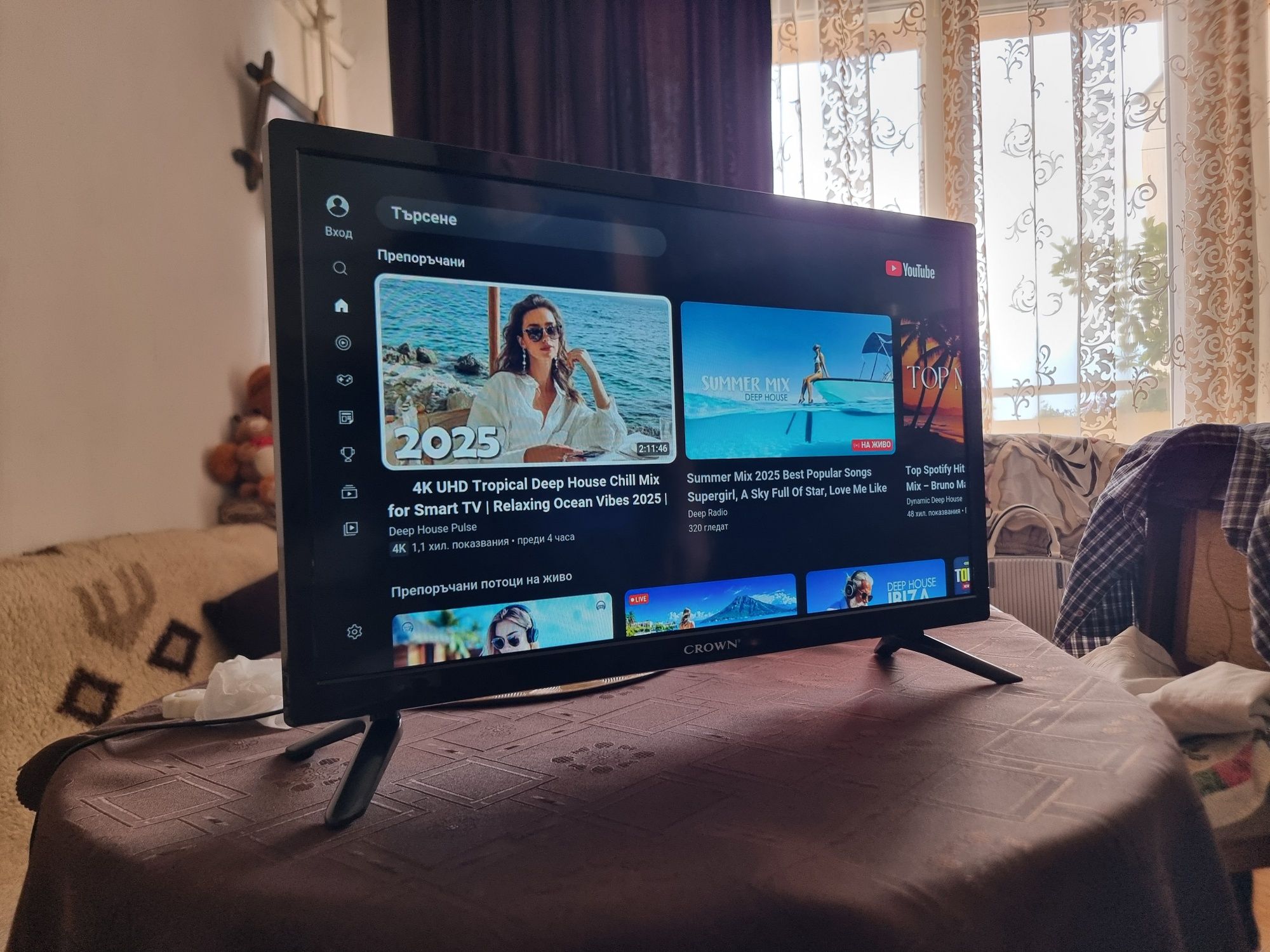 Smar tv Crown 24 inch