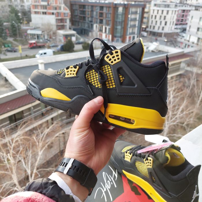 Nike Air Jordan 4 Retro “Yellow Thunder”