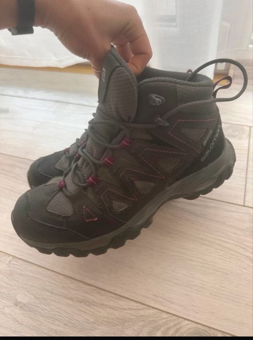 Vand Ghete Salomon stare impecabila