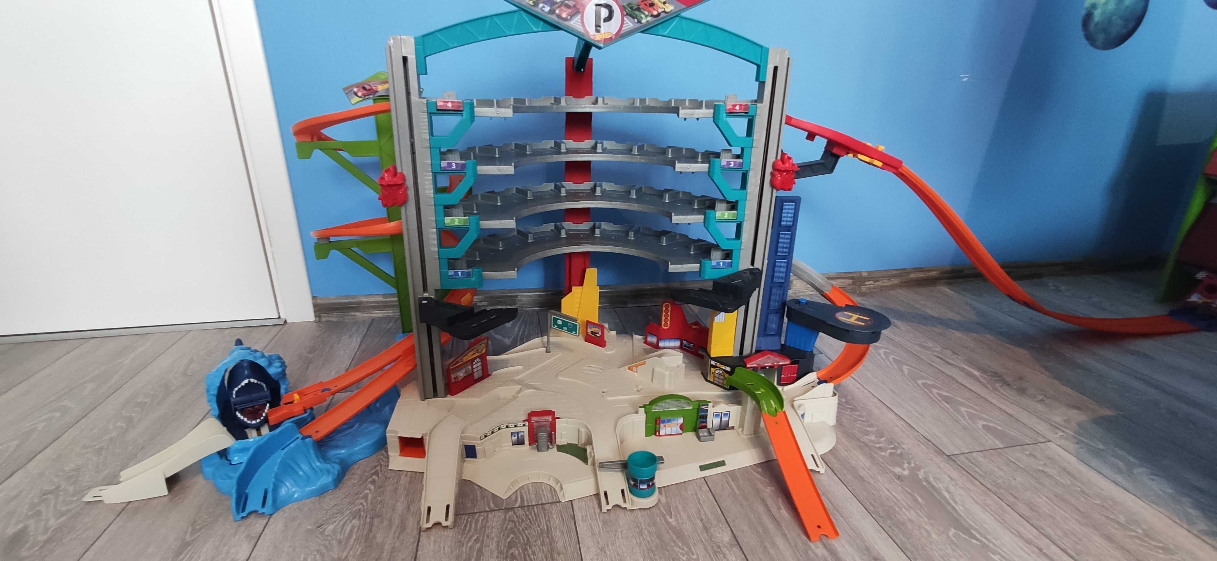 Голям гараж Hot Wheels Ultimate Garage Playset