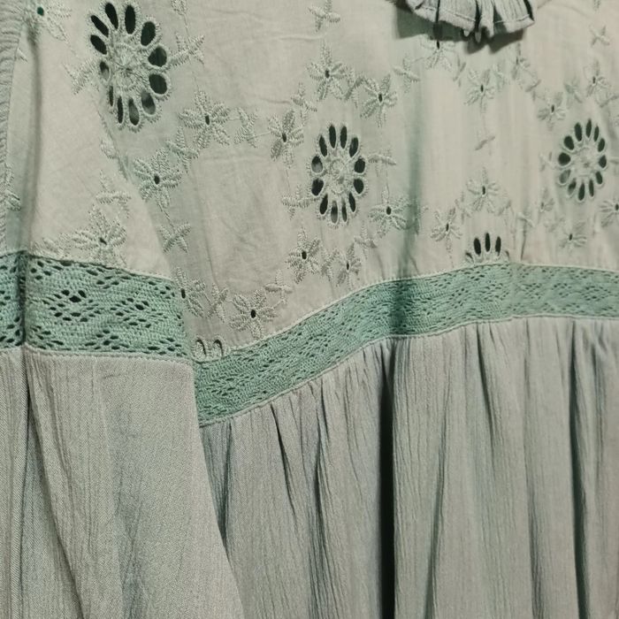 Rochie verde mentă subțire și largă