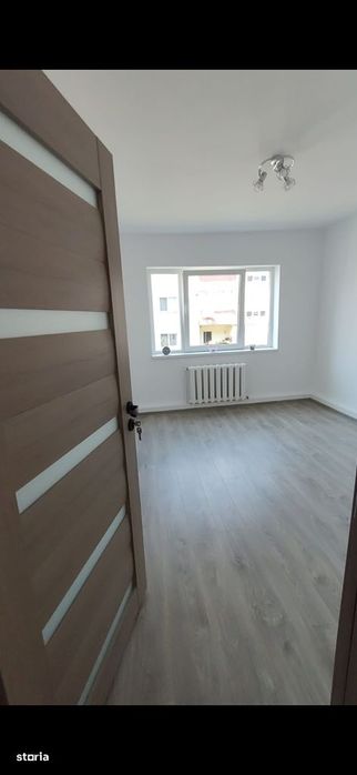 Apartament de vanzare 2 camere, etaj 2, LAMA !!