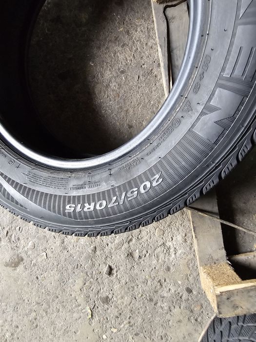 4 anvelope iarna 205 70 15 Nexen 7mm