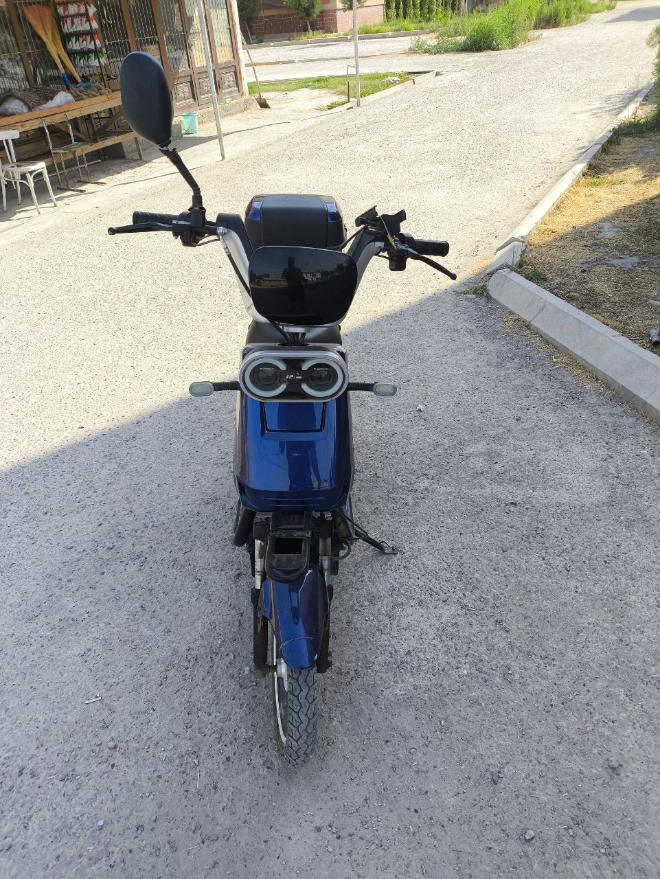 Skuter sotiladi srochniy
