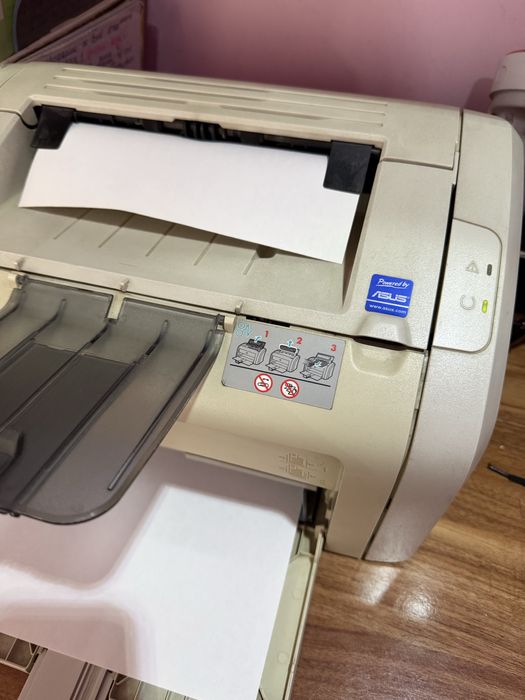 HP 1018 принтер в идеальном состоянии