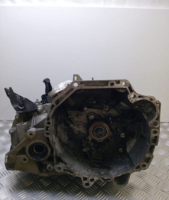 Cutie viteza 1.0 tce 5 trepte 304010192R Dacia Logan a 2-a generatie