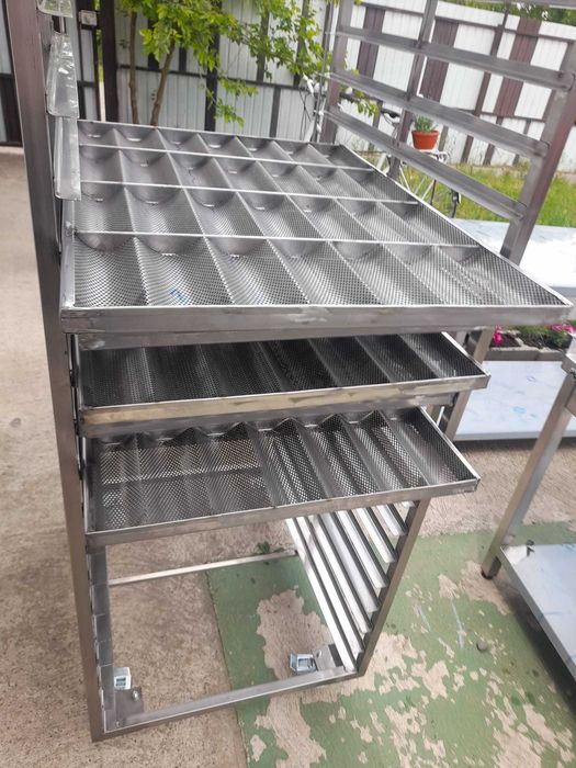 Tavi perforate din inox pentru bagheta si batoane.
