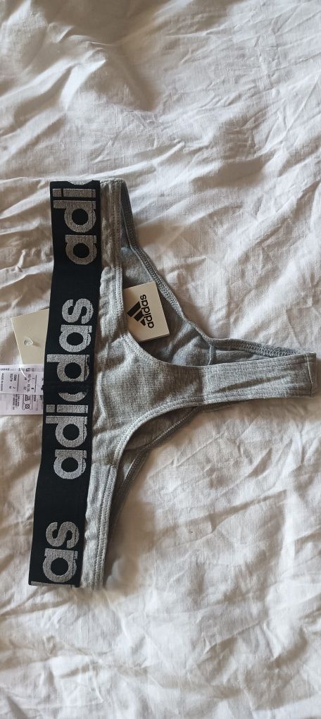 Vând bikini sport