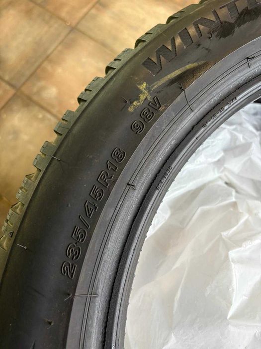 Anvelope iarna 235/45/R18 M+S