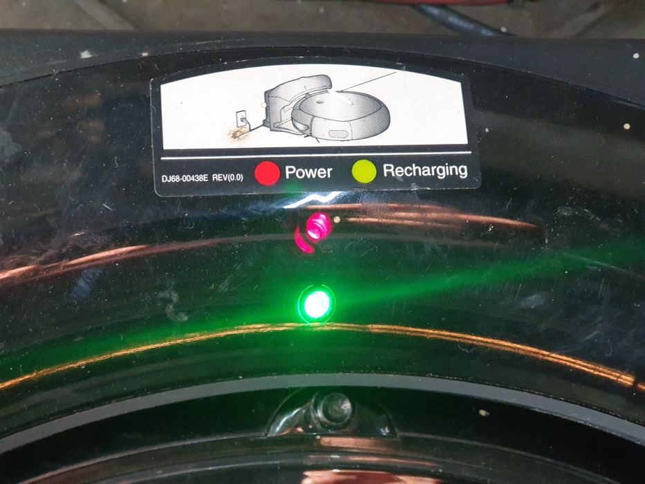 Aspirator robot Samsung SR8855 +telecomanda si doua virtual guard si