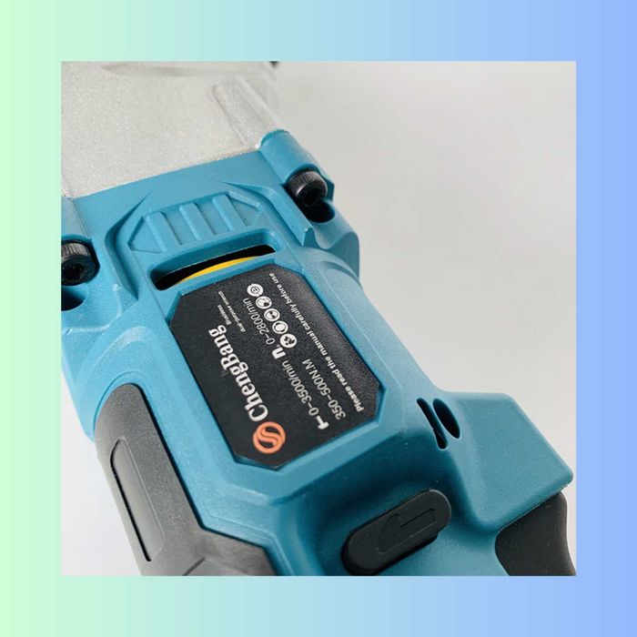 Cheie de Impact cu Clichet, 500 Nm, cu Incarcator si 2 Baterii 4 Ah