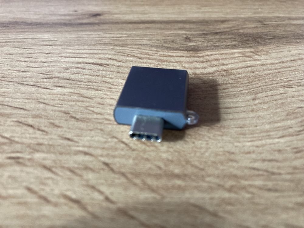 usb-c адаптер+ 1 тб флашка