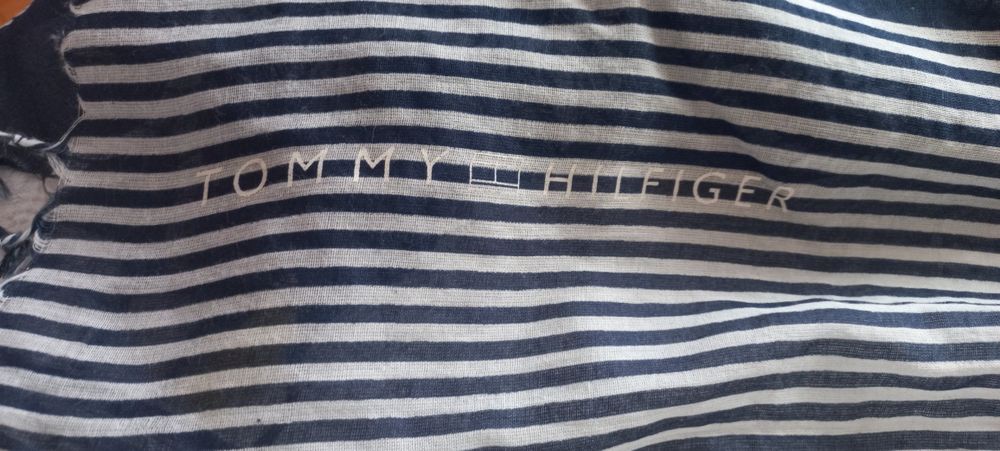 Esarfa superba mare Tommy Hilfiger