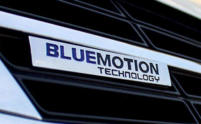 Emblema / sigla metalica grila si portbagaj - Volkswagen "Bluemotion"