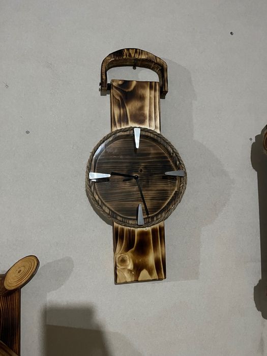 Ceasuri rustice realizate manual