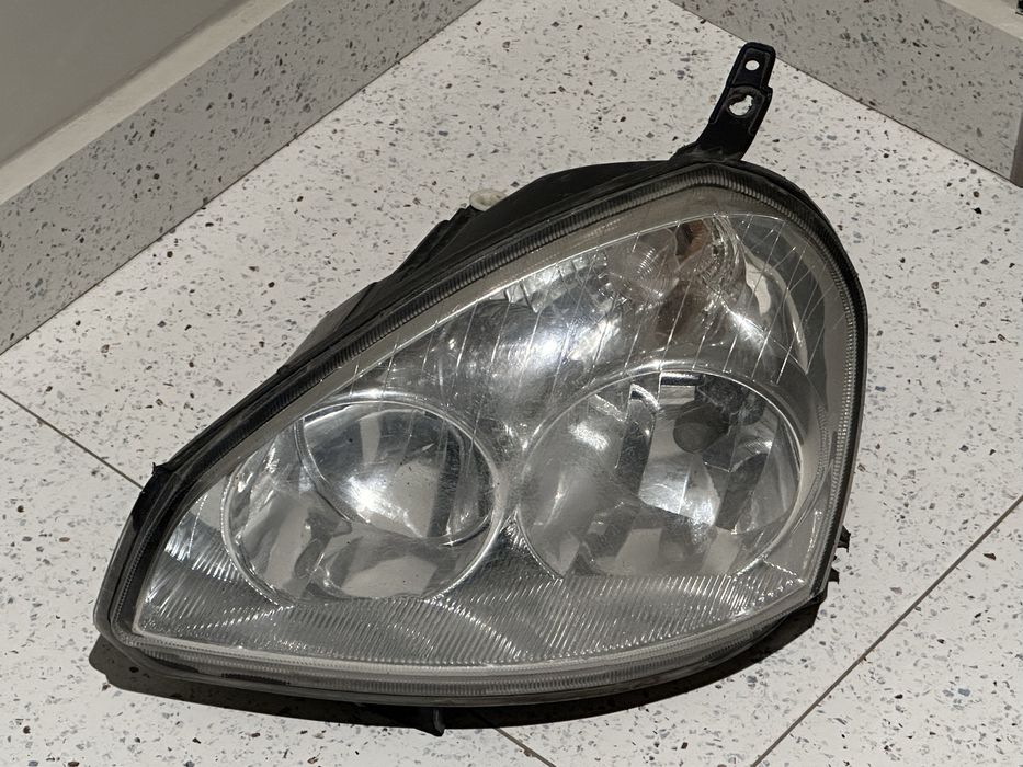 Фара от лада приоры в хорошем состоянии.