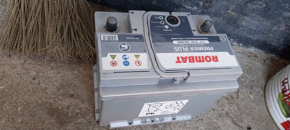 Vând  Baterie auto Rombat noua
