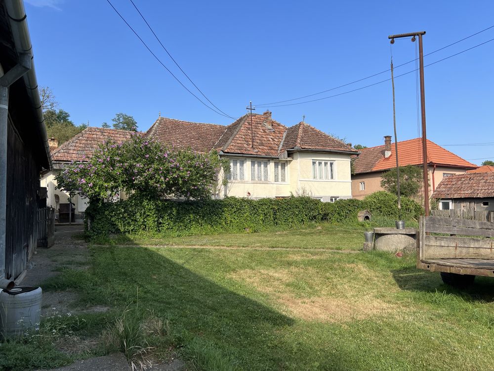 Casa de vanzare in Baita 70 arii teren