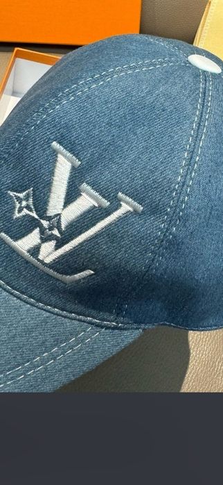 Șapcă Louis Vuitton model 2026