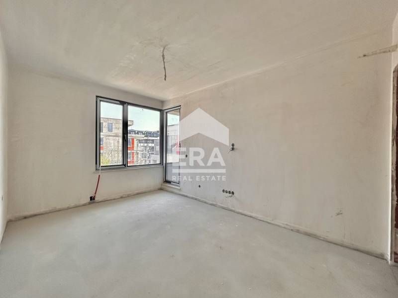 Продава се Тристаен апартамент в София, Кръстова вада - 100 кв.м за 2020 €/кв.м - Снимка #2