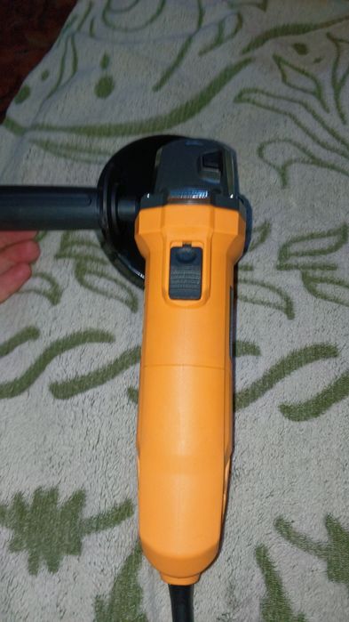 Продам болгарку Deko на 125мм.