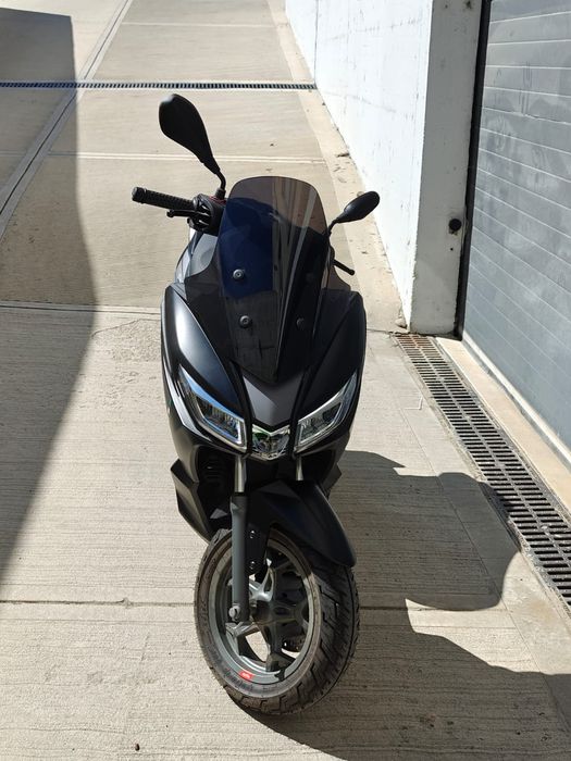 Aprilia SXR 50 din anul 2023