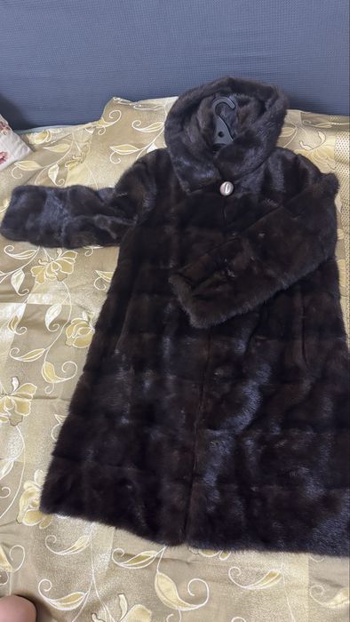 Продаю норковую шубу