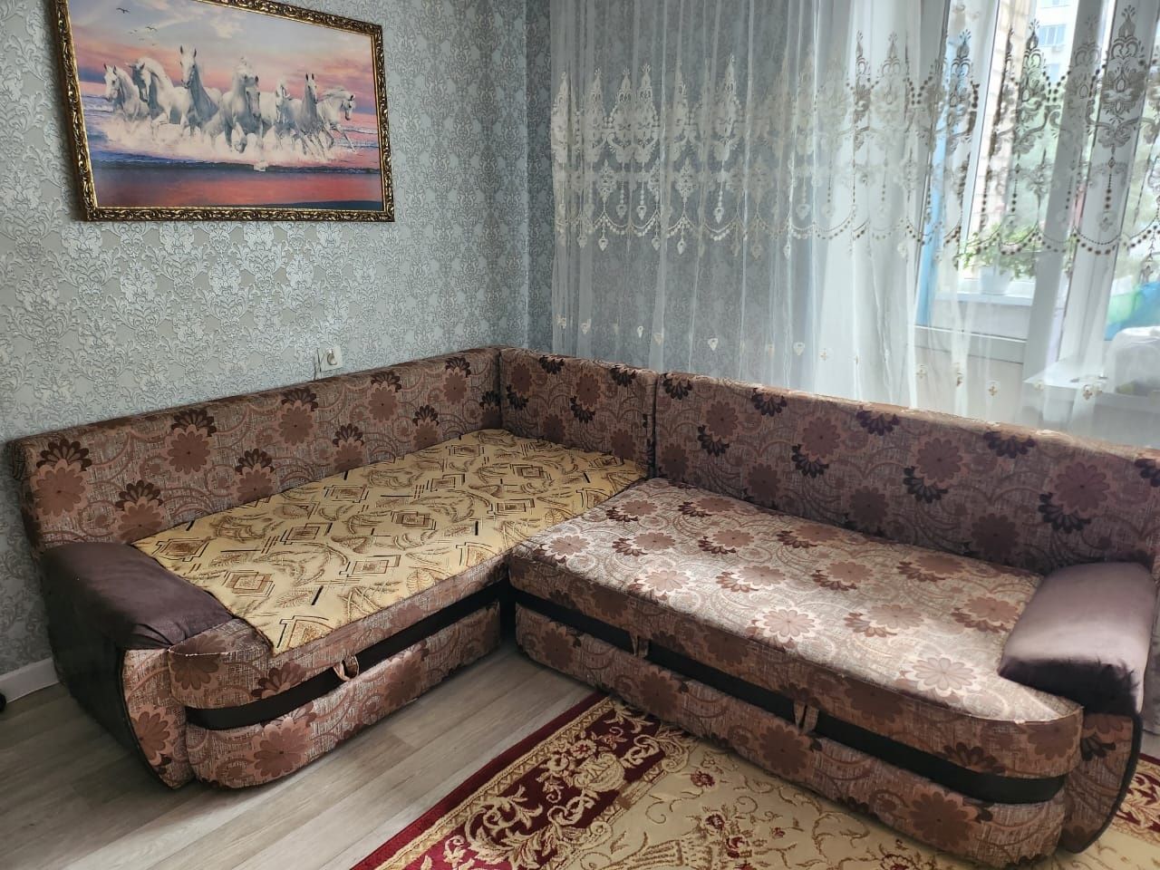 Диван в хорошем состоянии