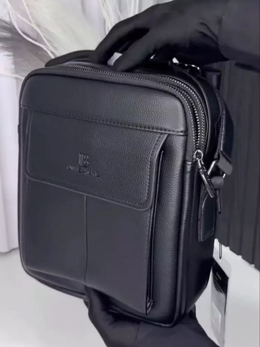 Erkaklar uchun zamonaviy qo‘l sumkasi