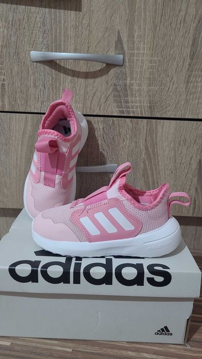 Детски обувки Adidas  26- ти номер 15 см  стелка