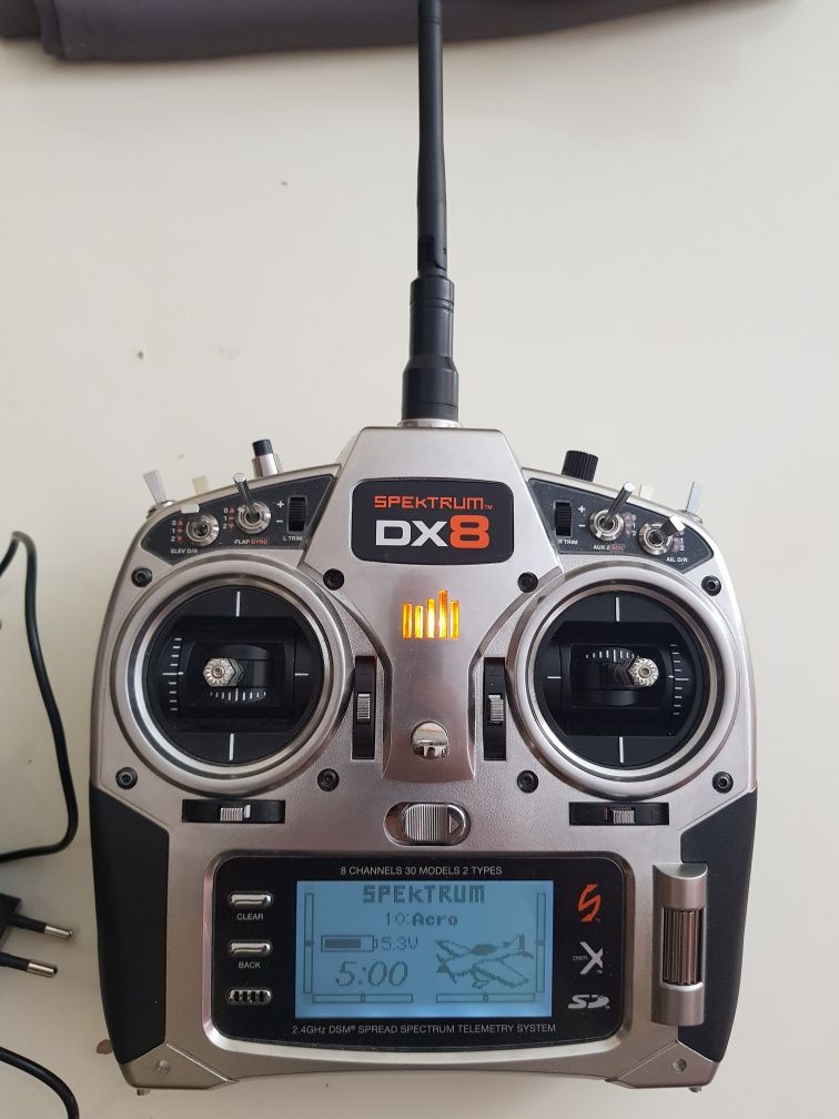 Radio comanda Spektrum dx8