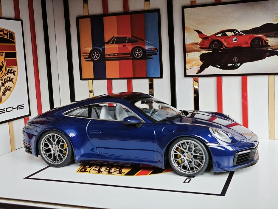 Minichamps Porsche 911 Carrera 4S 1:18