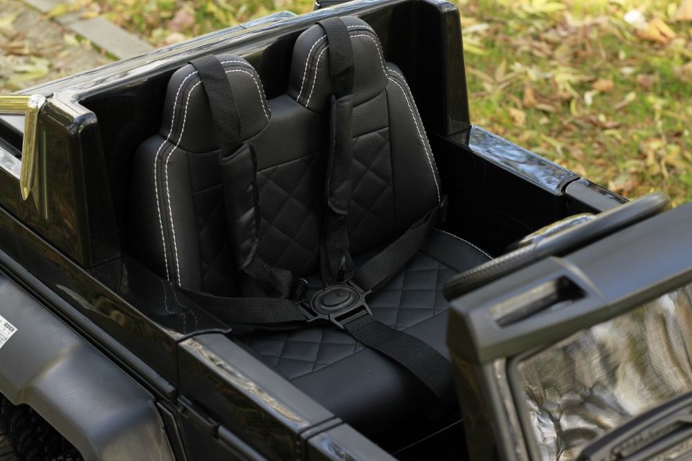 Masinuta electrica Mercedes G63 6x6 cu Mp4, Scaun adult #Black