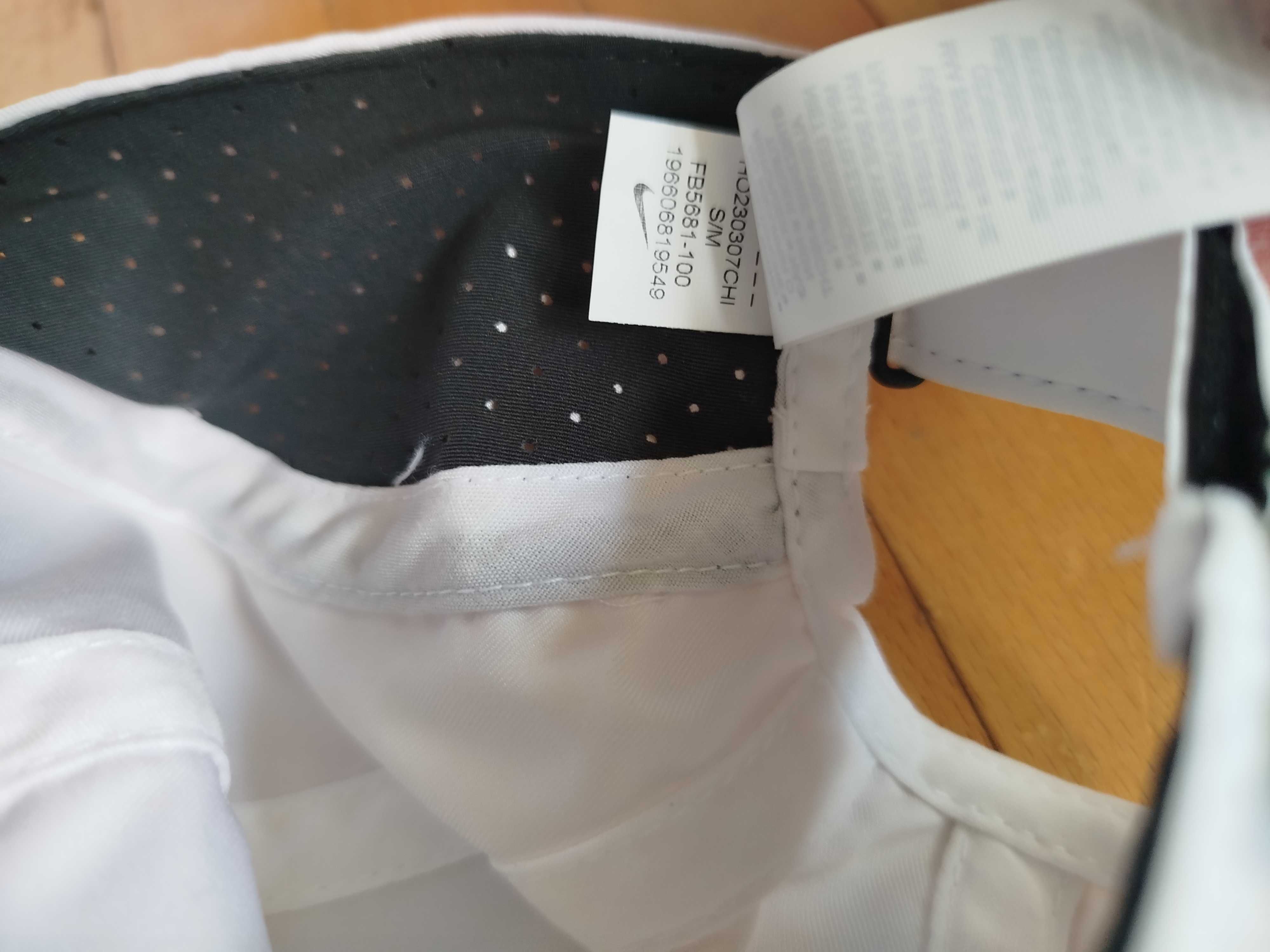 Дамска шапка Nike