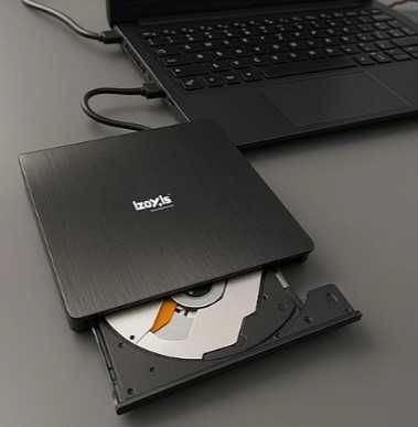 Външен DVD И CD четец на дискове с USB кабел